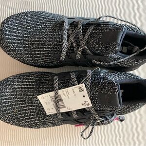 Adidas Men's Black and Gray Sneakers